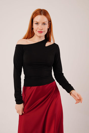 Aurelia – Μαύρη Μπλούζα με Cut-out Ώμο