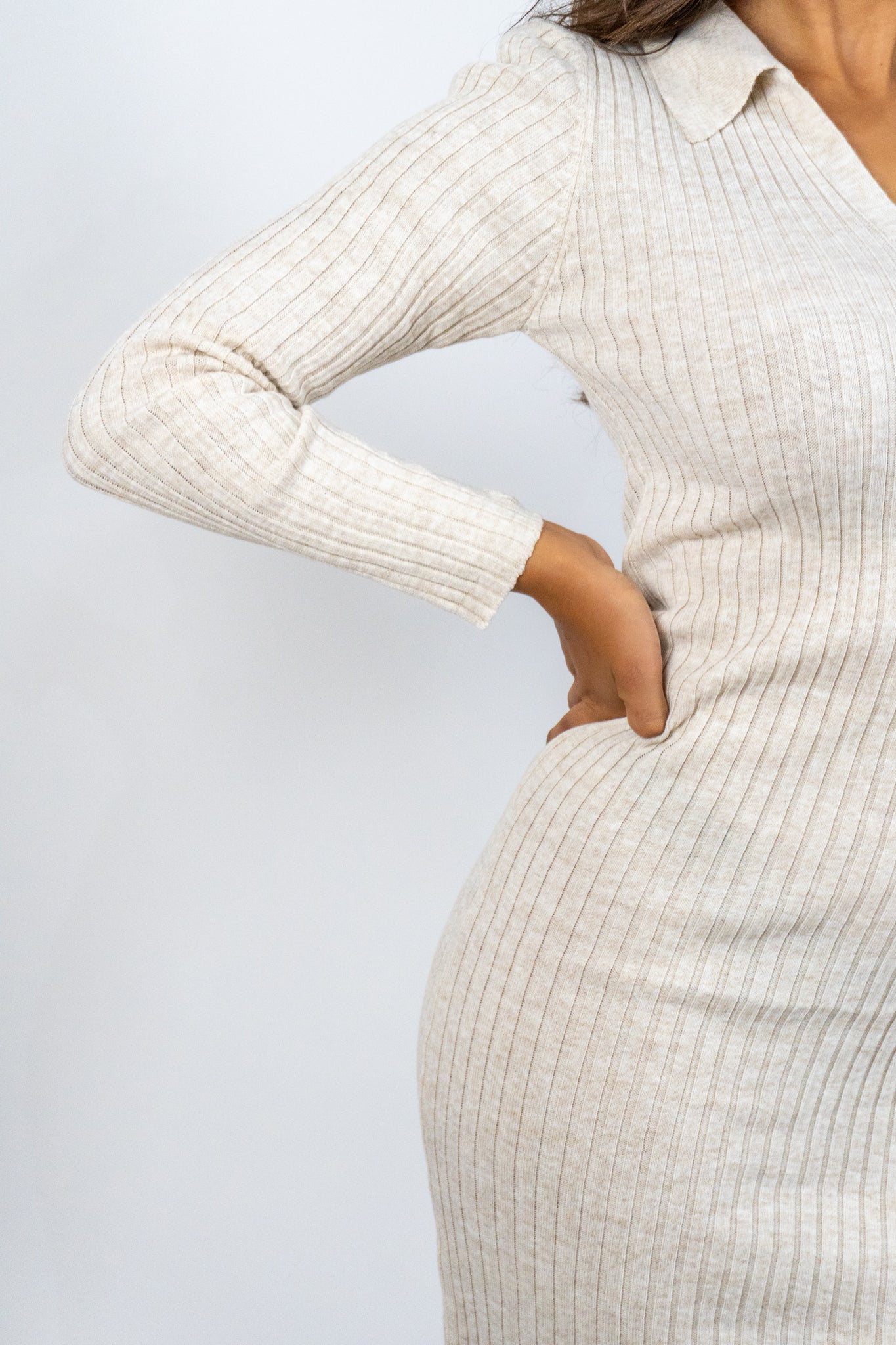 Elviera – Ribbed Midi Φόρεμα με Γιακά