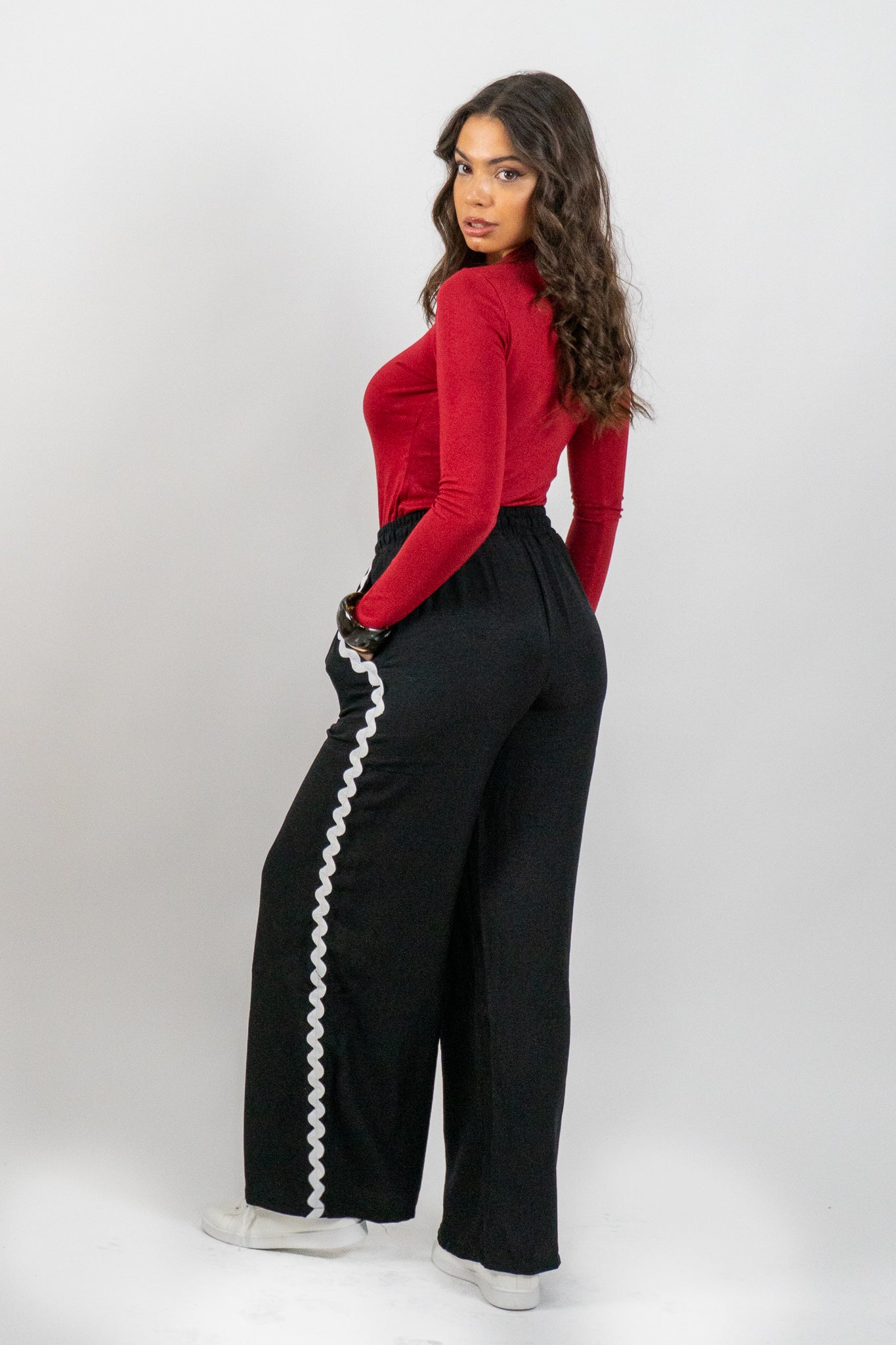 Cintara – Μαύρο Παντελόνι με Λευκή Λεπτομέρεια