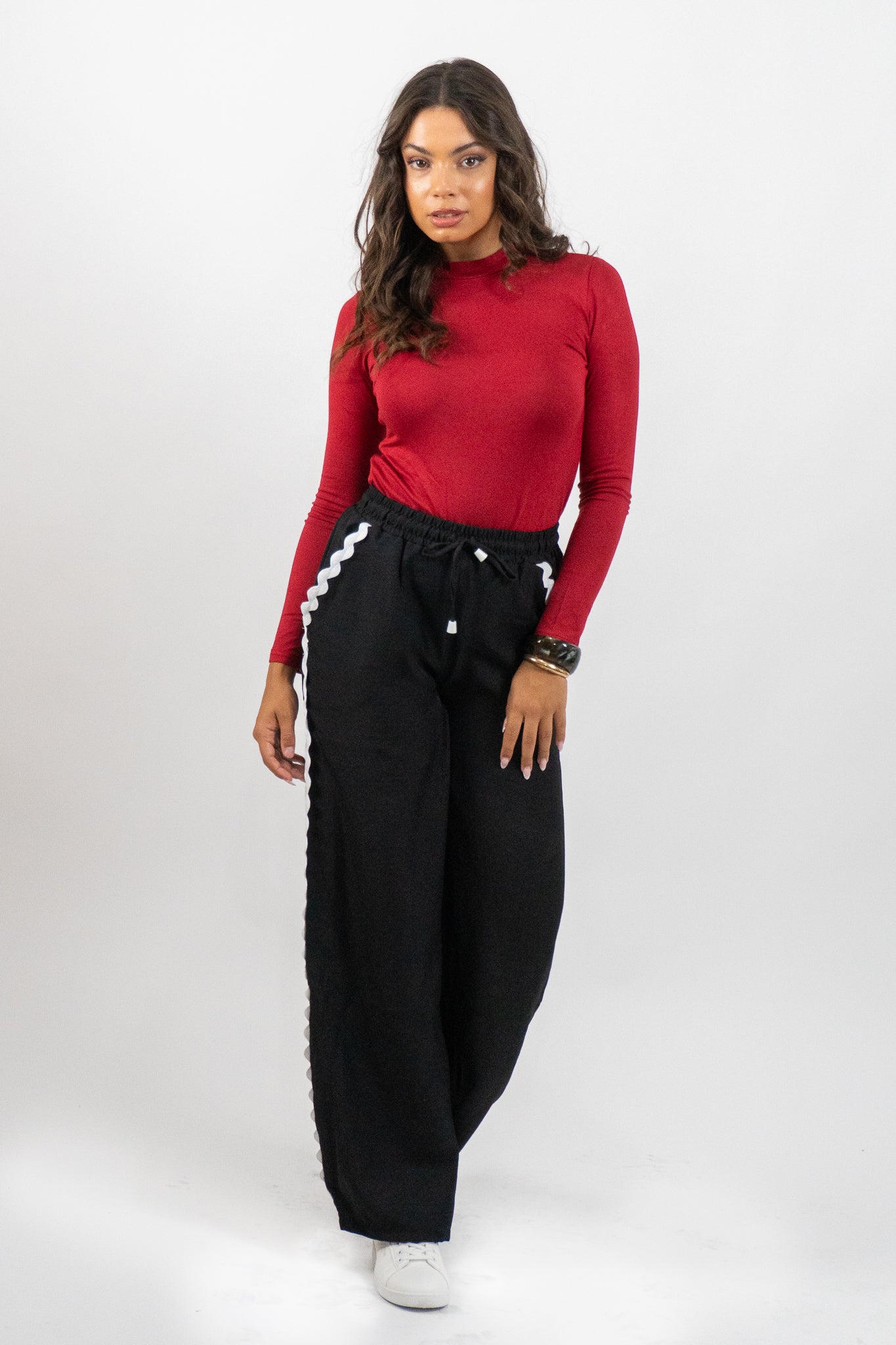 Cintara – Μαύρο Παντελόνι με Λευκή Λεπτομέρεια