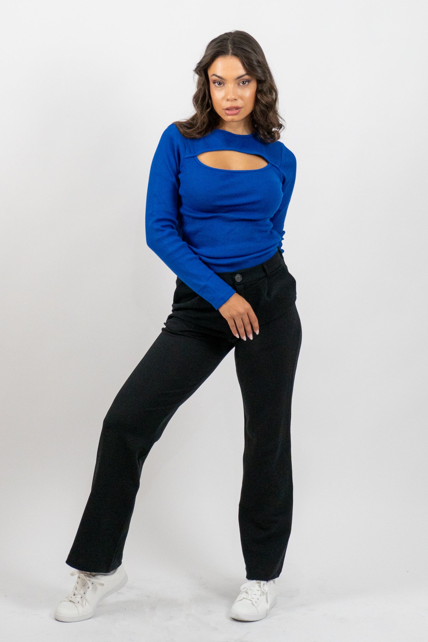 Celina – Μπλε Μπλούζα με Cut-Out Λεπτομέρεια