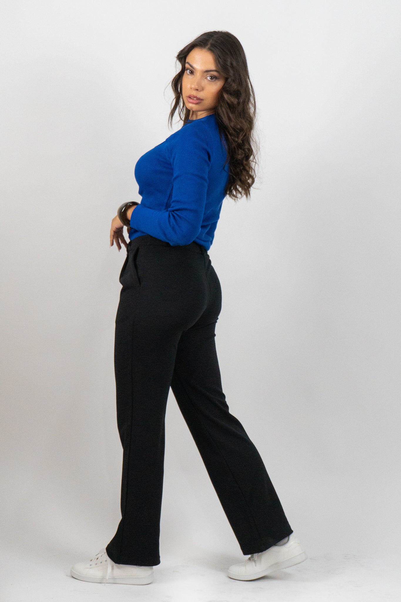 Celina – Μπλε Μπλούζα με Cut-Out Λεπτομέρεια