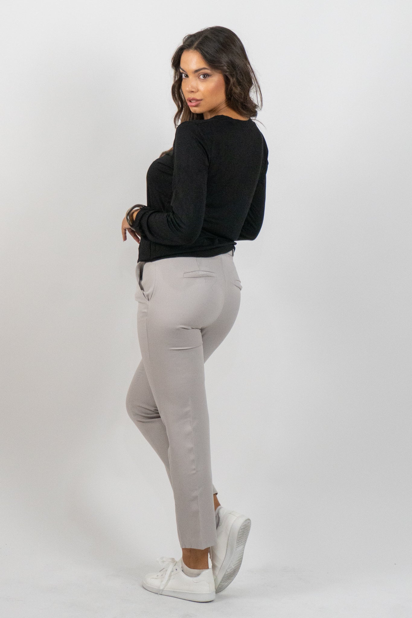 Meloria – Μαύρη Μπλούζα με V Λαιμόκοψη