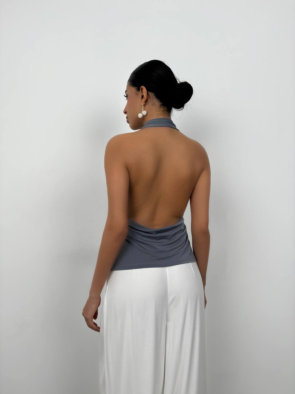 Elyria – Halter Top με Ανοιχτή Πλάτη & Ντεκολτέ | Refined Clothing