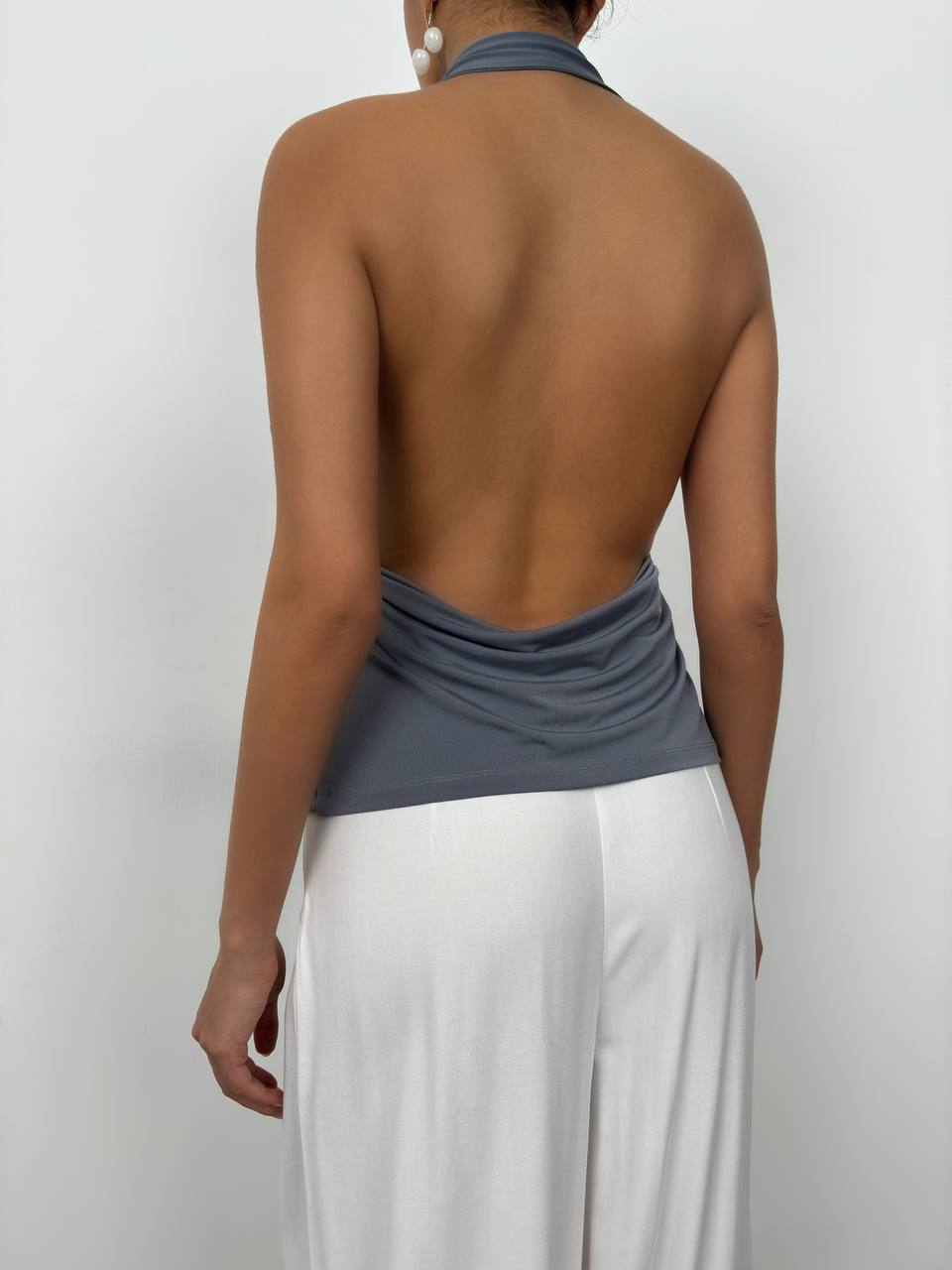 Elyria – Halter Top με Ανοιχτή Πλάτη & Ντεκολτέ | Refined Clothing