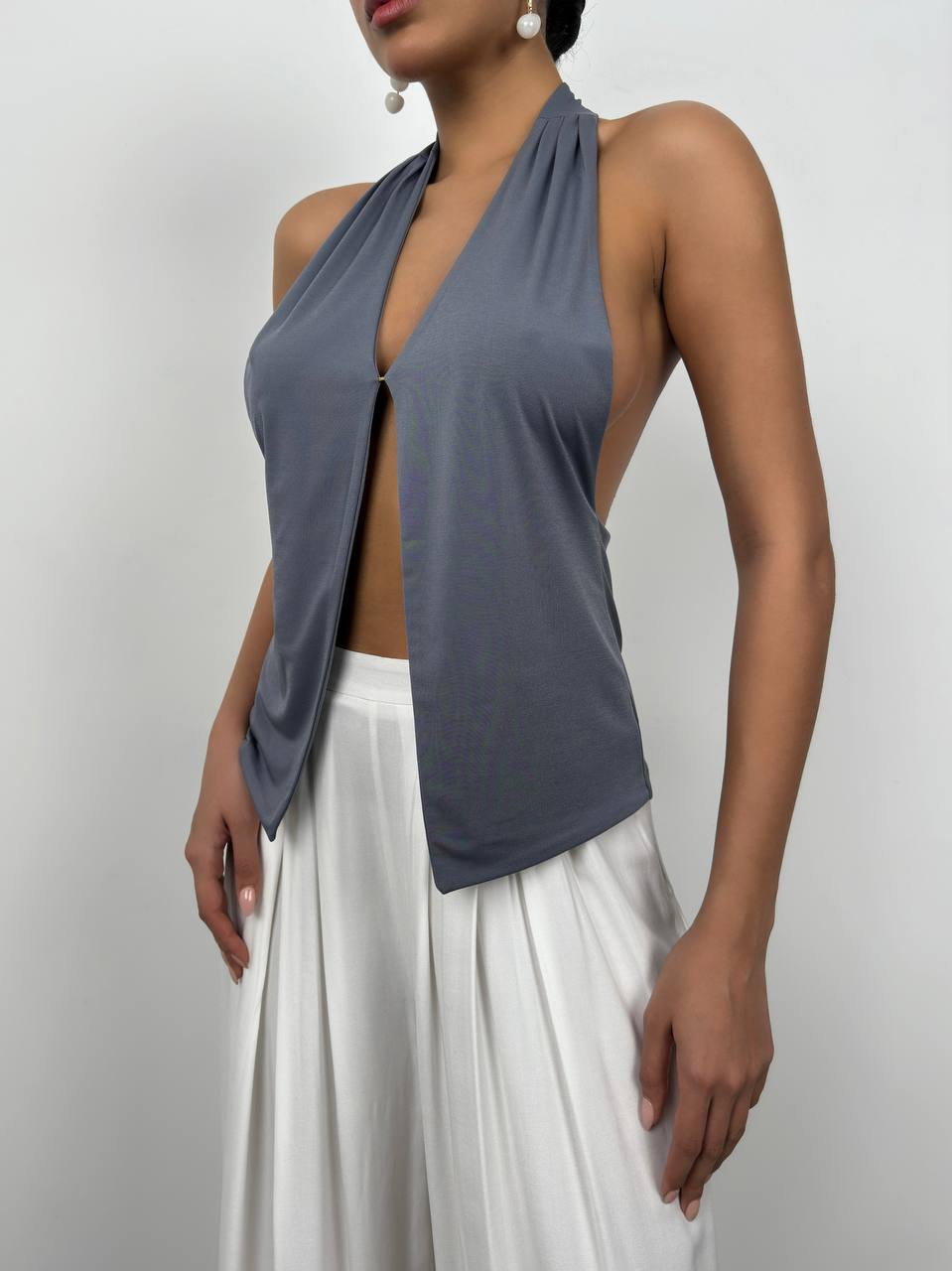 Elyria – Halter Top με Ανοιχτή Πλάτη & Ντεκολτέ | Refined Clothing