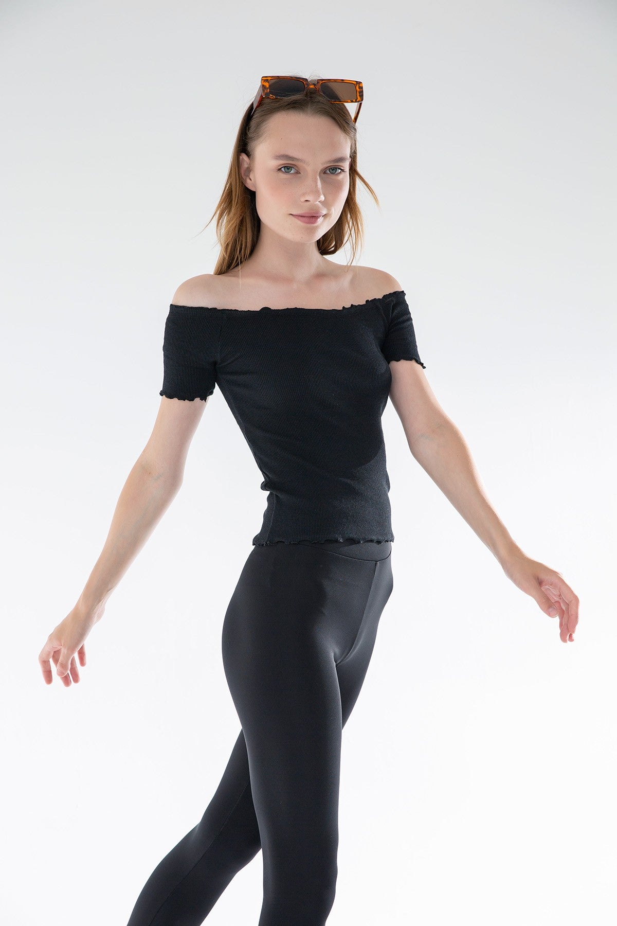 Maerina – Rib Off Shoulder Τοπ με Κυματιστές Άκρες | Refined Clothing