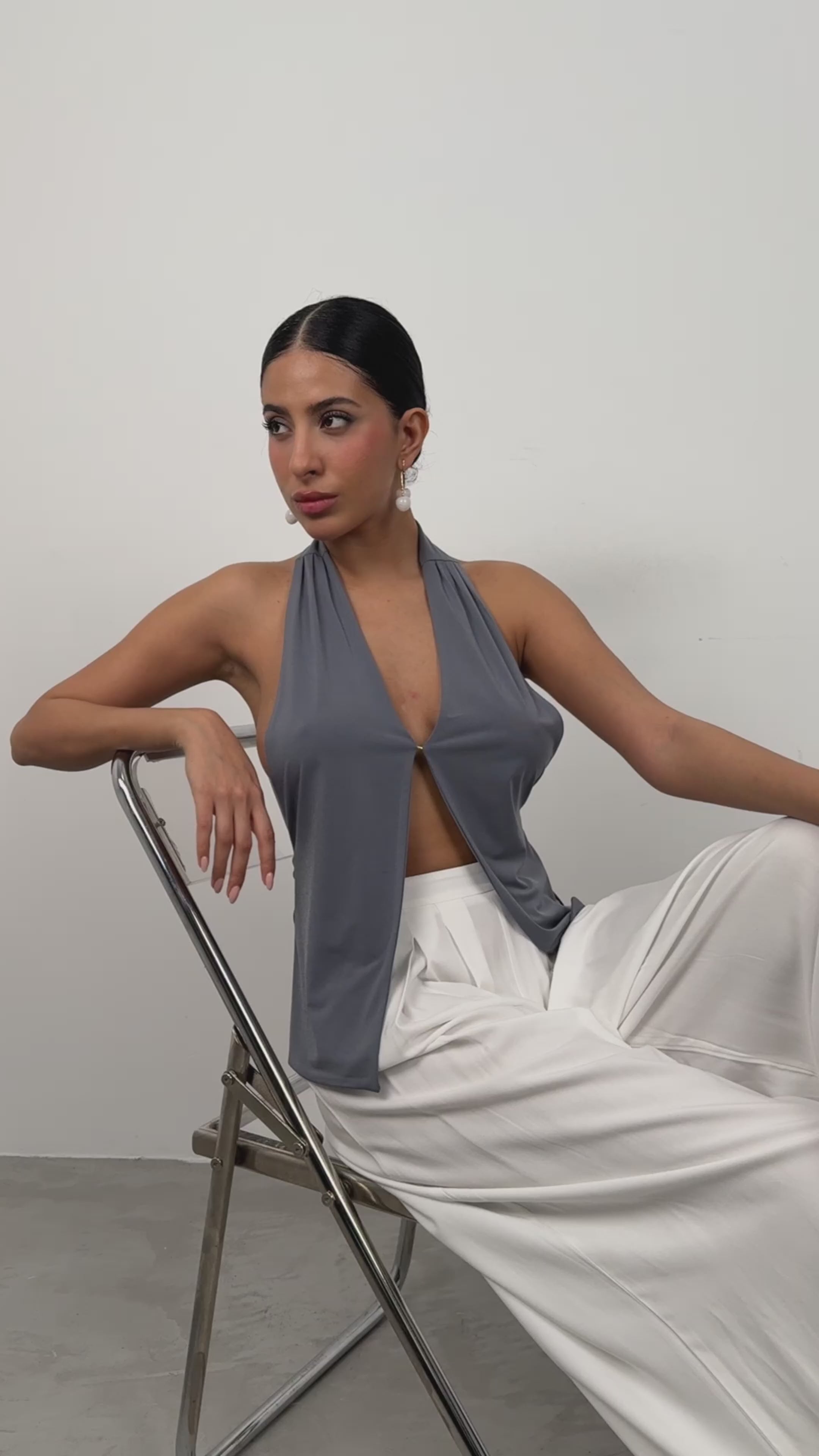 Elyria – Halter Top με Ανοιχτή Πλάτη & Ντεκολτέ | Refined Clothing