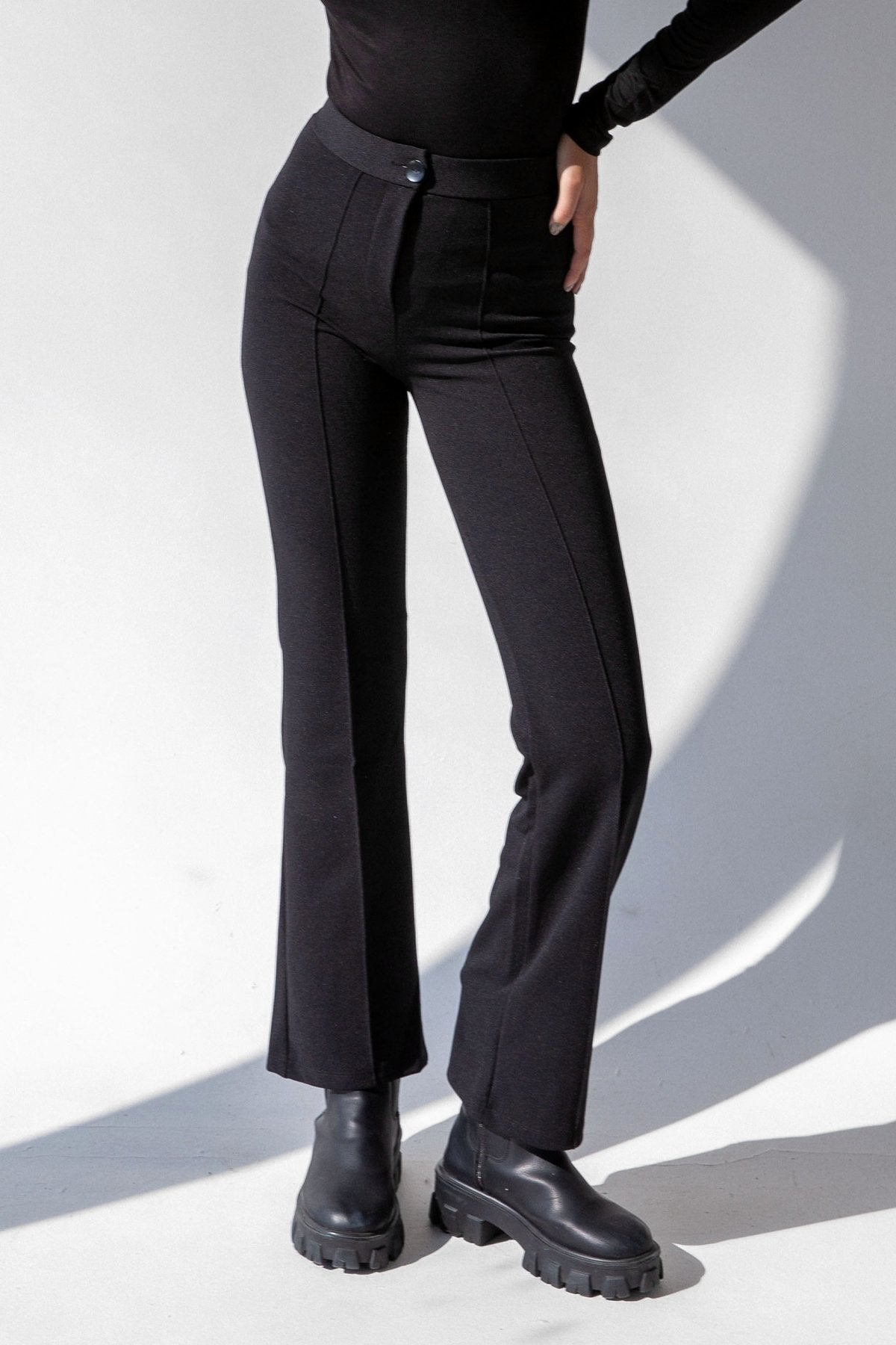 Stylish Trousers – Μαύρο Ψηλόμεσο Παντελόνι | Refined Clothing