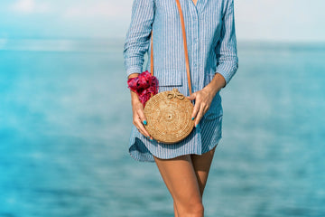 Ιδέες για Καλοκαιρινά Outfits Διακοπών – Οδηγός 2025