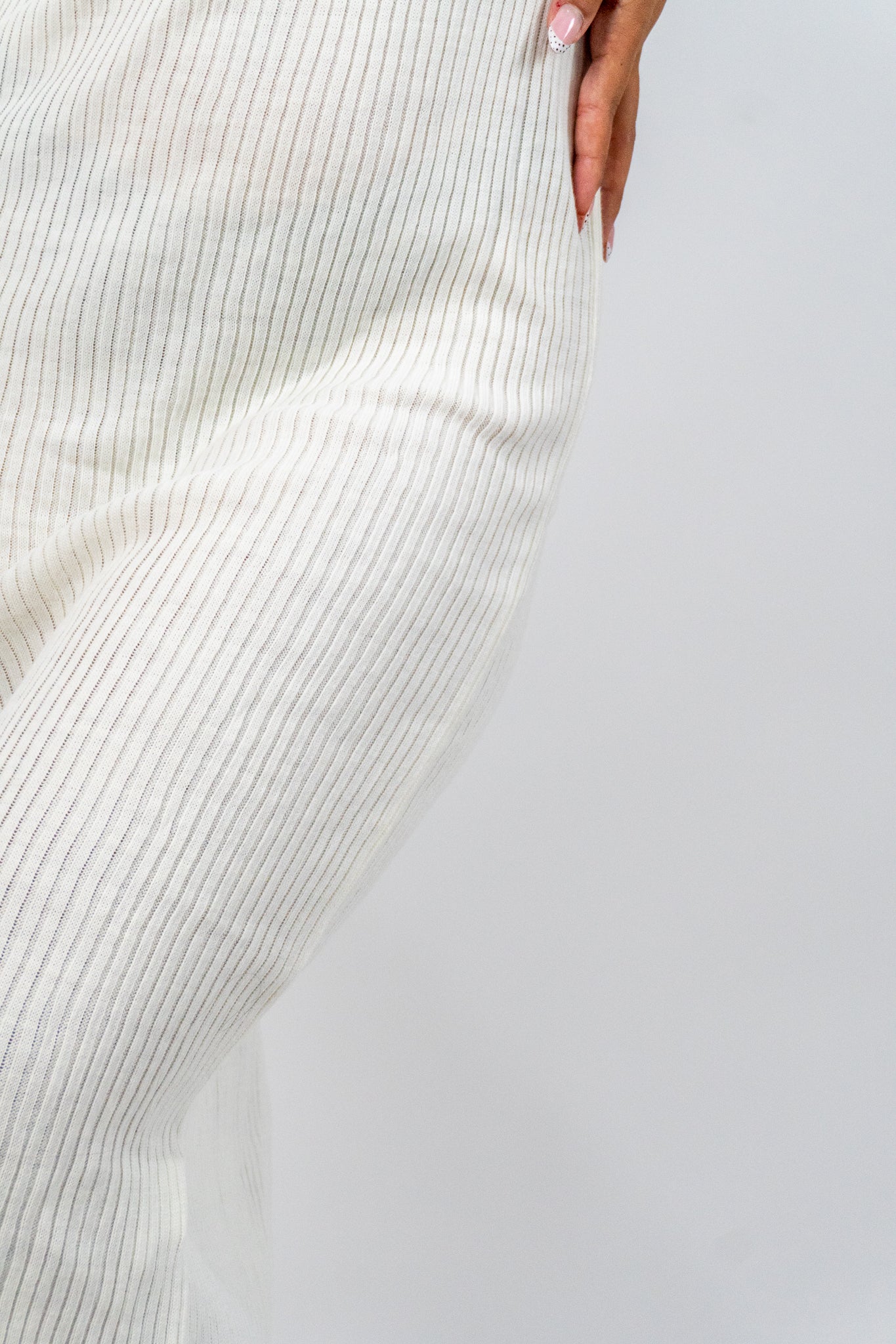 Lunaria – Λευκό Midi Φόρεμα με Ψηλό Λαιμό