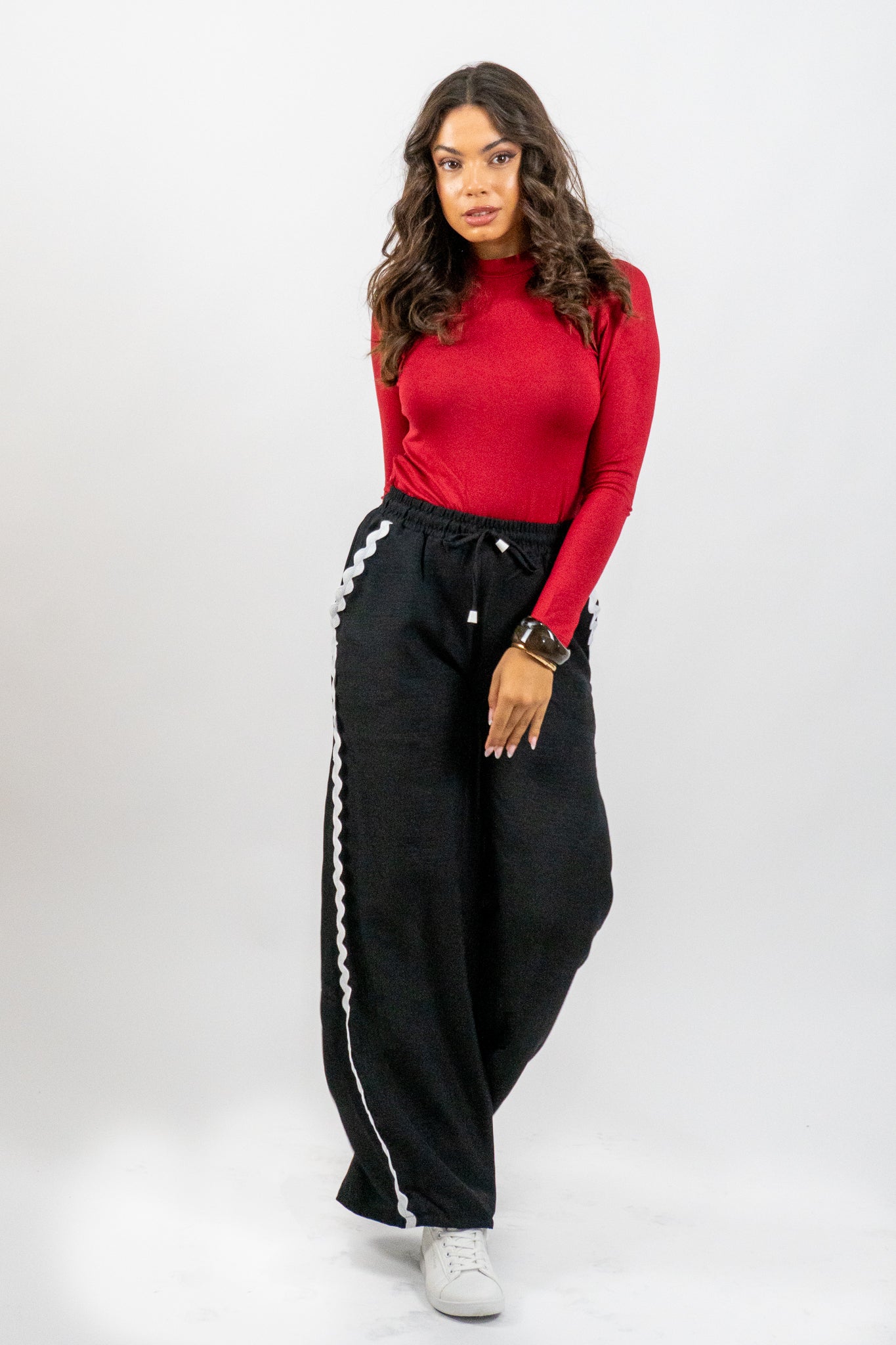 Cintara – Μαύρο Παντελόνι με Λευκή Λεπτομέρεια