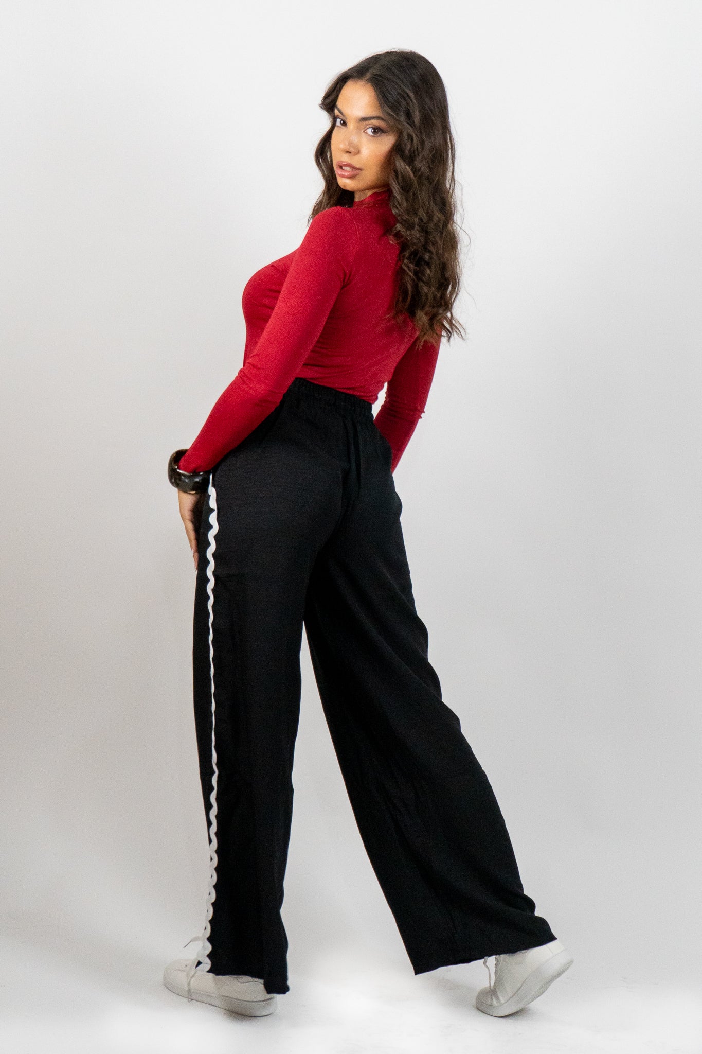 Cintara – Μαύρο Παντελόνι με Λευκή Λεπτομέρεια