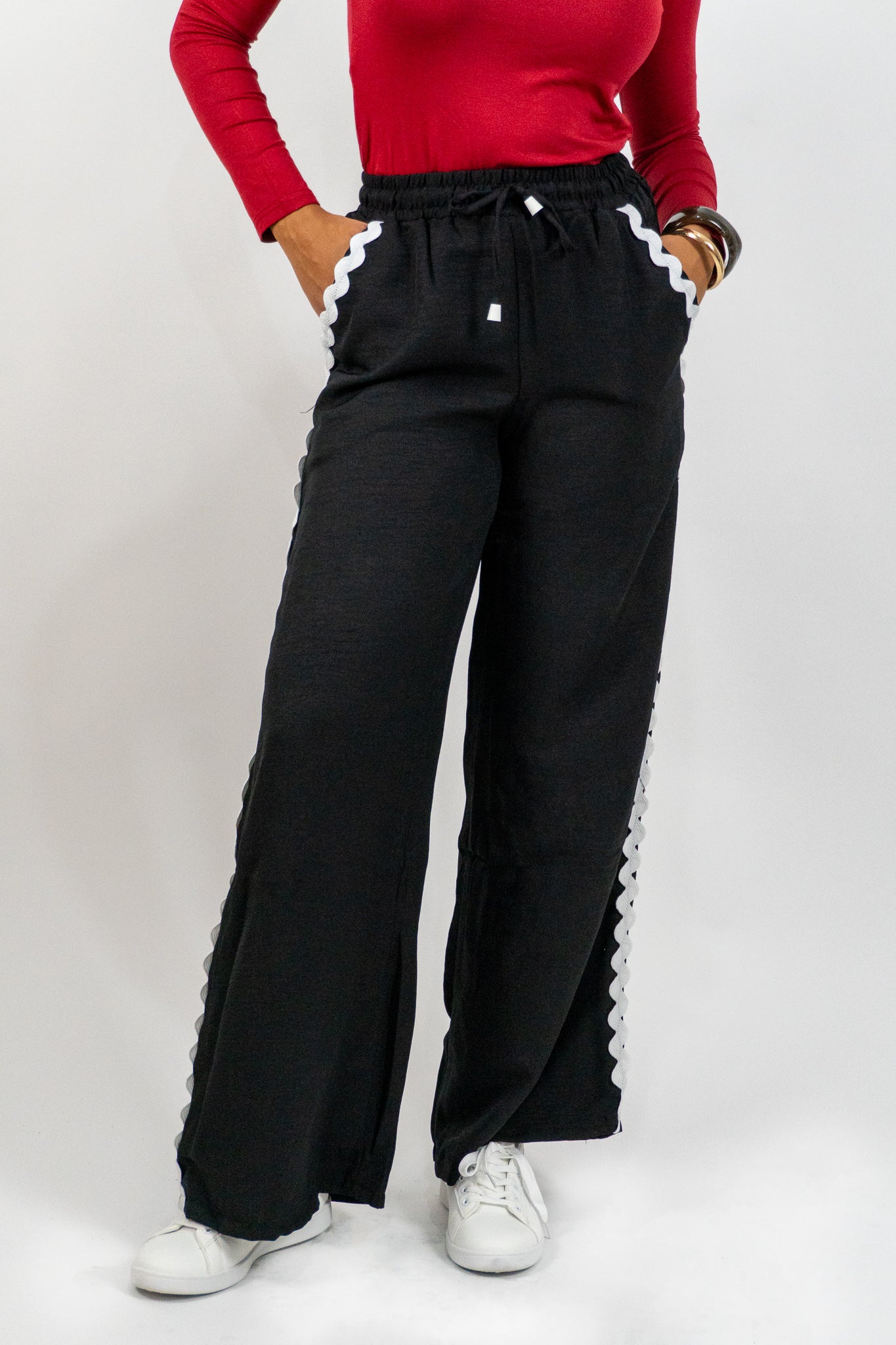 Cintara – Μαύρο Παντελόνι με Λευκή Λεπτομέρεια