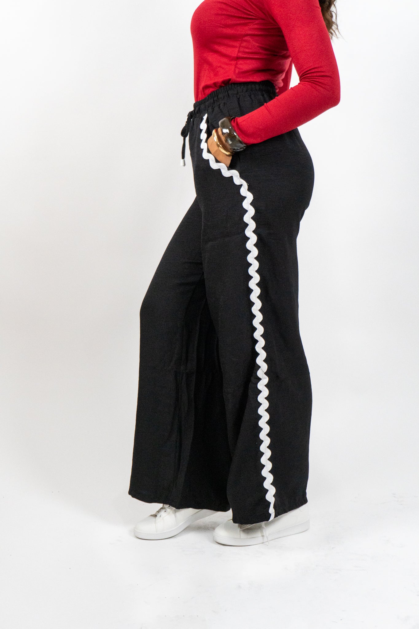 Cintara – Μαύρο Παντελόνι με Λευκή Λεπτομέρεια