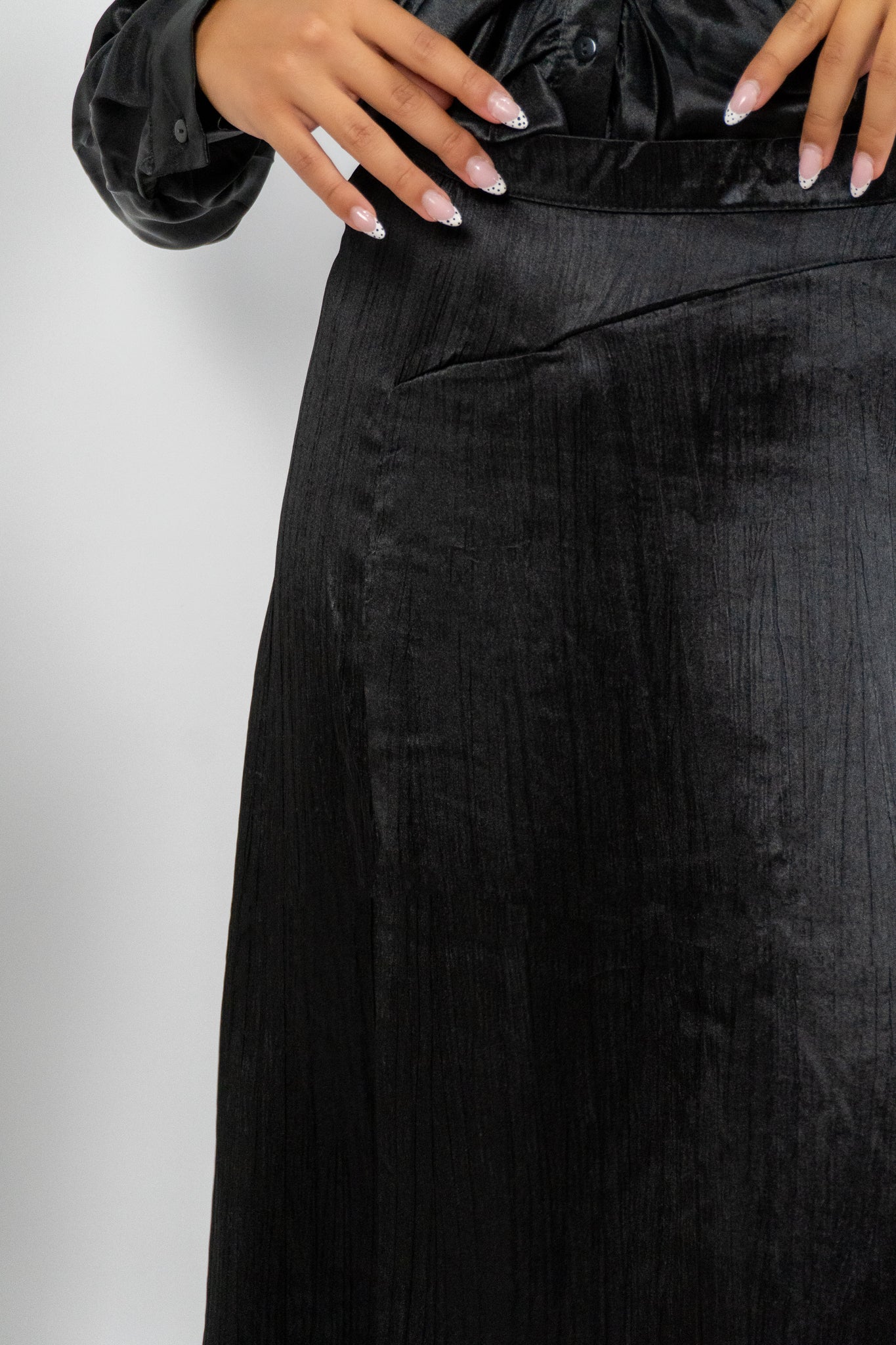 Marisse – Σατέν Μαύρη Φούστα