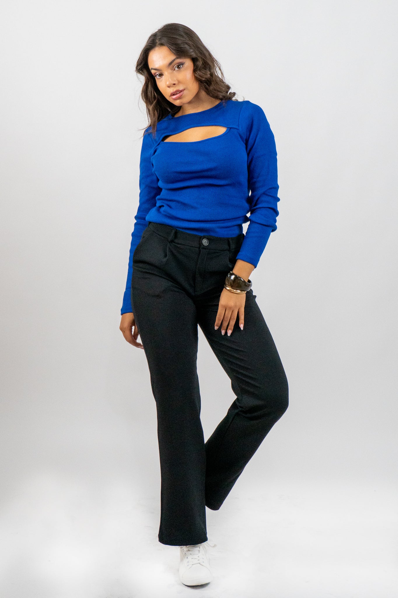 Celina – Μπλε Μπλούζα με Cut-Out Λεπτομέρεια