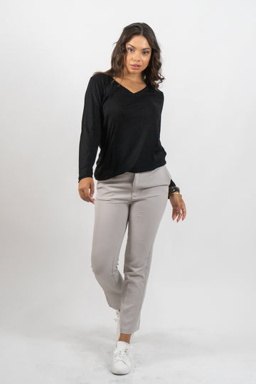 Meloria – Μαύρη Μπλούζα με V Λαιμόκοψη