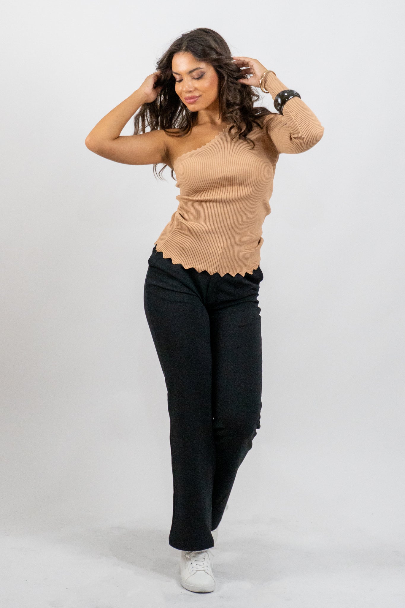 Elvanna – Μπλούζα One-Shoulder με Κυματιστό Σχέδιο