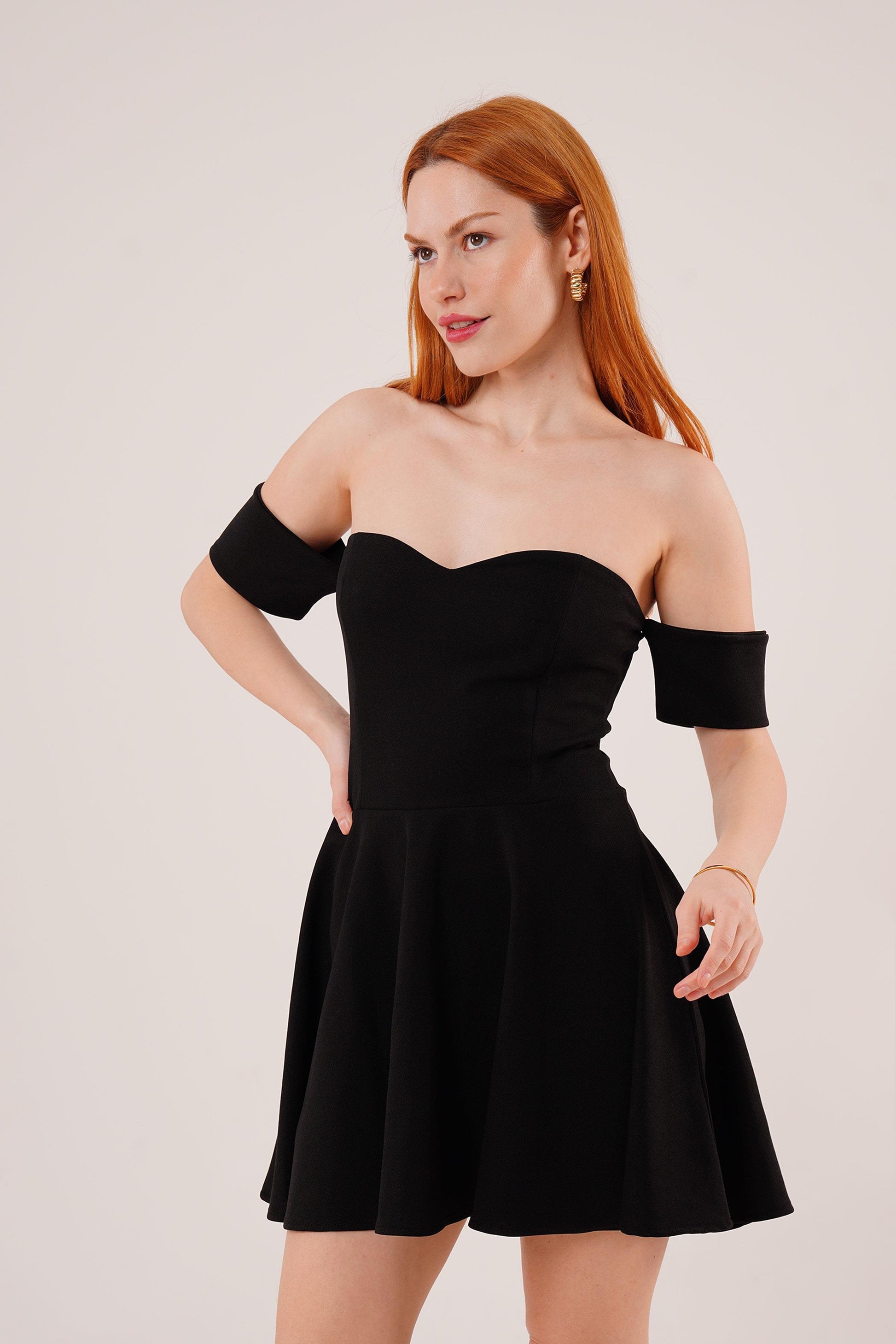 Selvanea – Off Shoulder Μίνι Φόρεμα | Refined Clothing