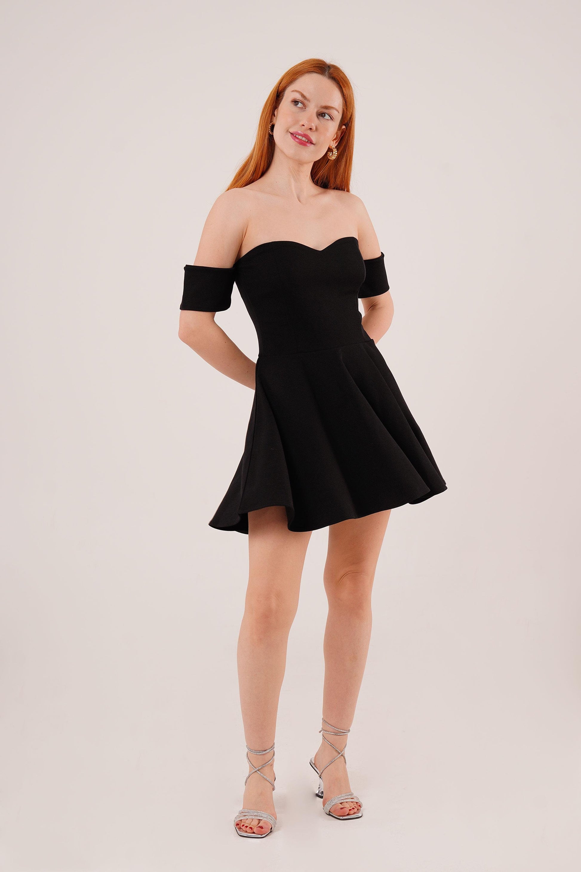 Selvanea – Off Shoulder Μίνι Φόρεμα | Refined Clothing