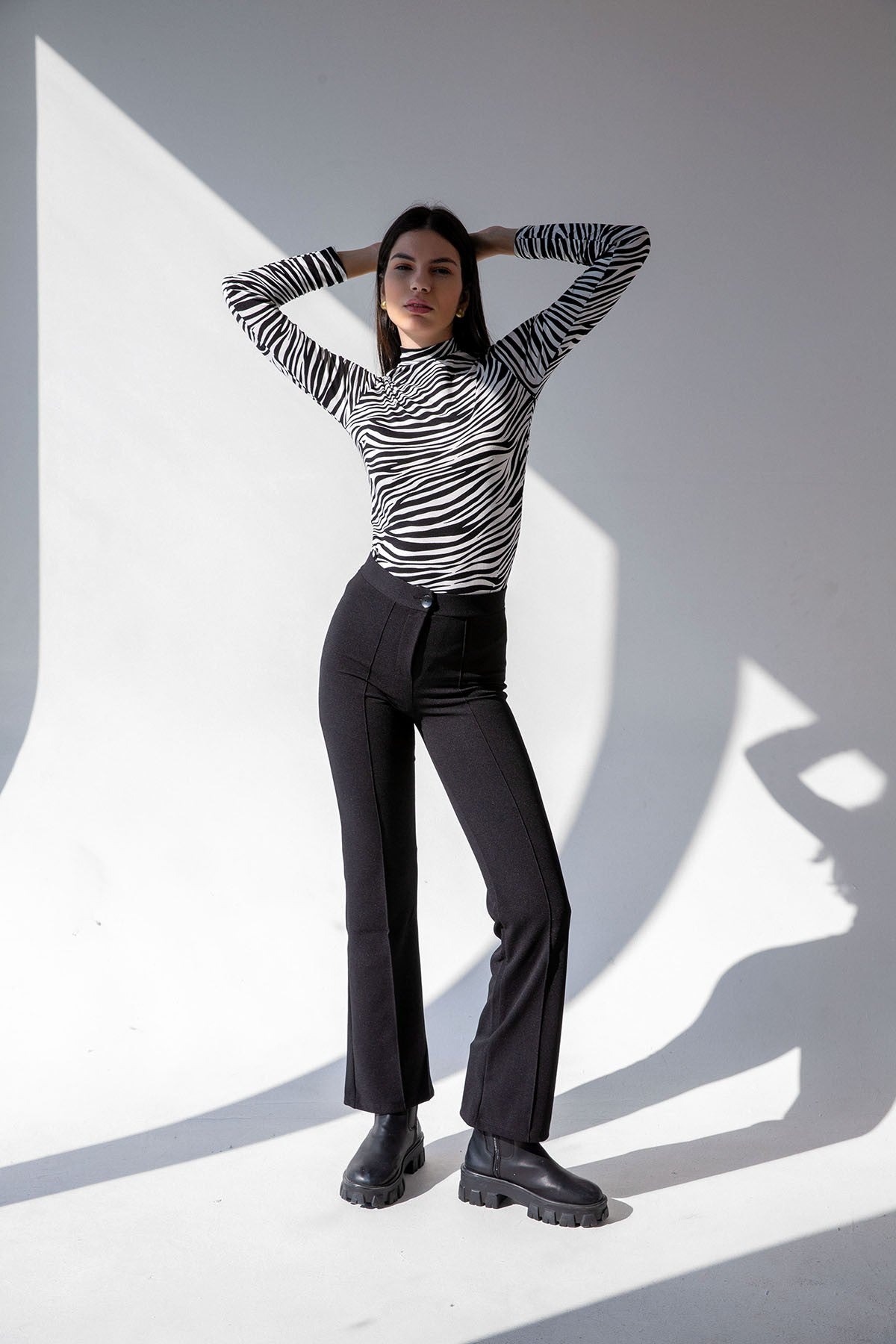 Stylish Trousers – Μαύρο Ψηλόμεσο Παντελόνι | Refined Clothing