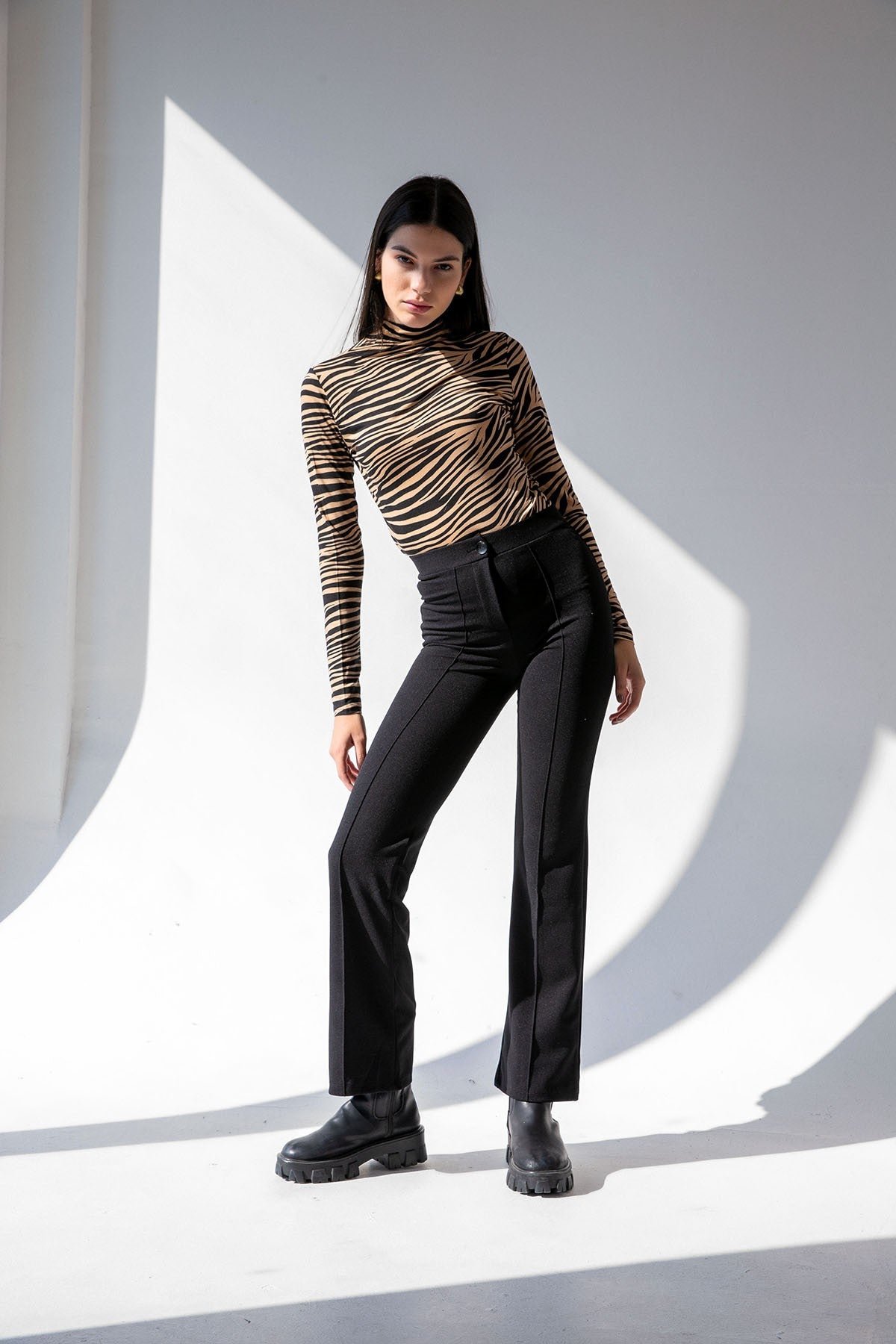 Stylish Trousers – Μαύρο Ψηλόμεσο Παντελόνι | Refined Clothing