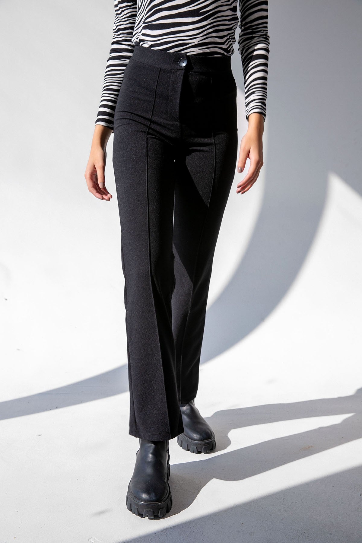 Stylish Trousers – Μαύρο Ψηλόμεσο Παντελόνι | Refined Clothing